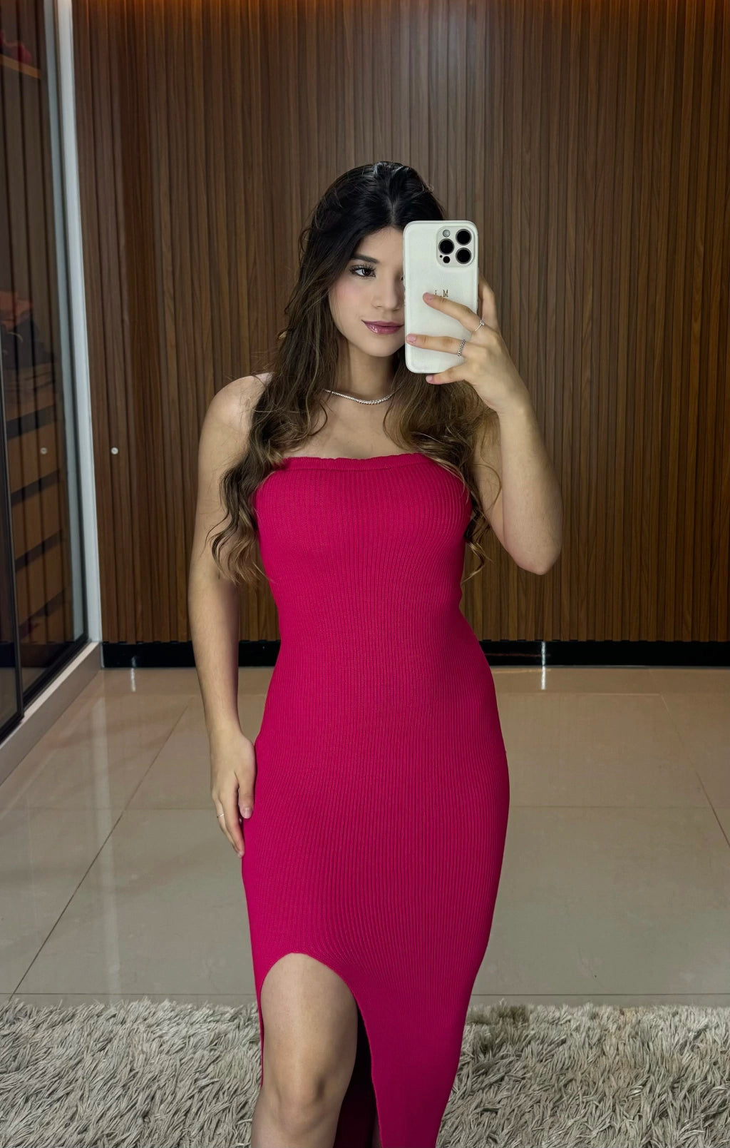 Vestido Tomara que Caia fenda frontal